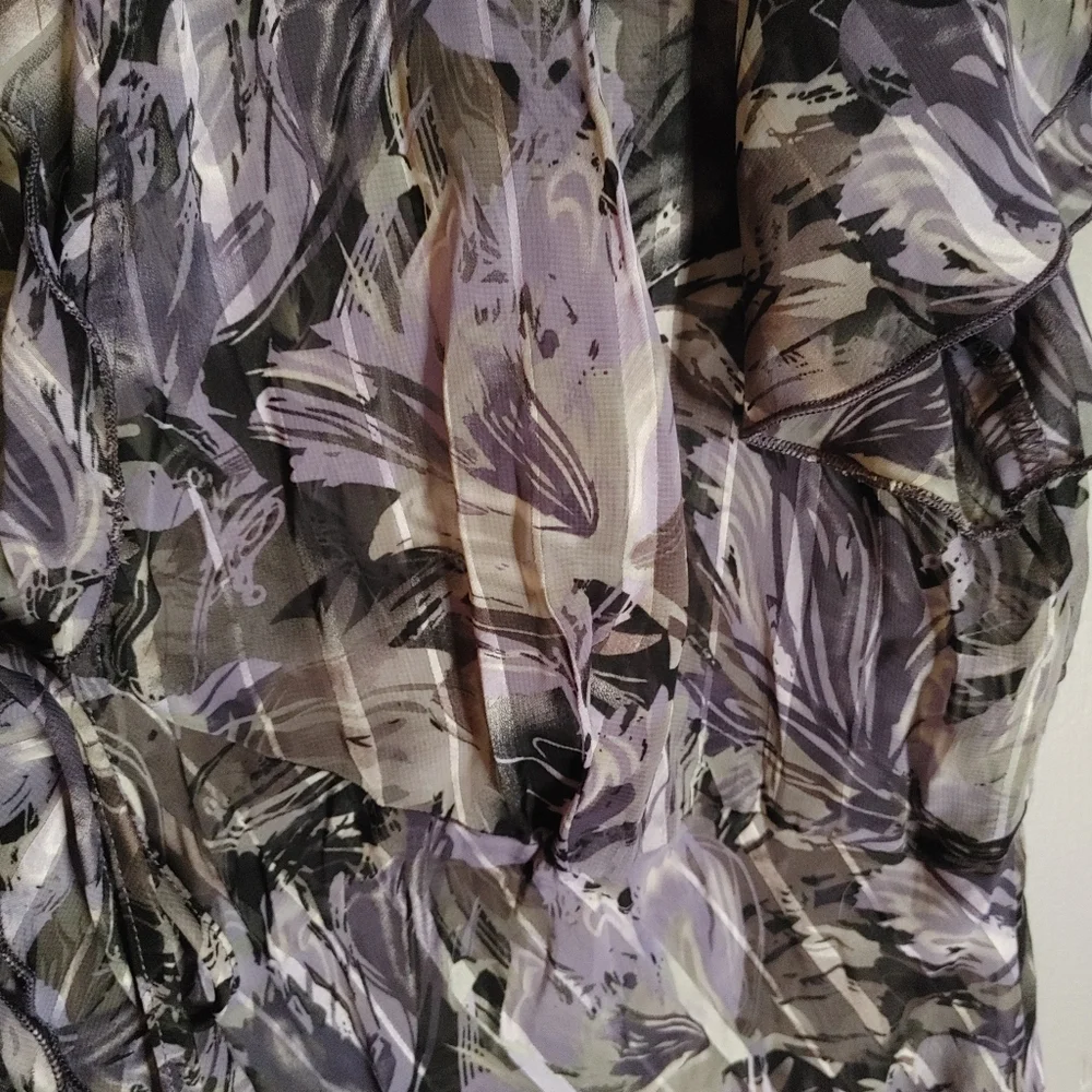 2/$30 Reitmans Pleated Look Sheer blouse - Picture 6 of 8